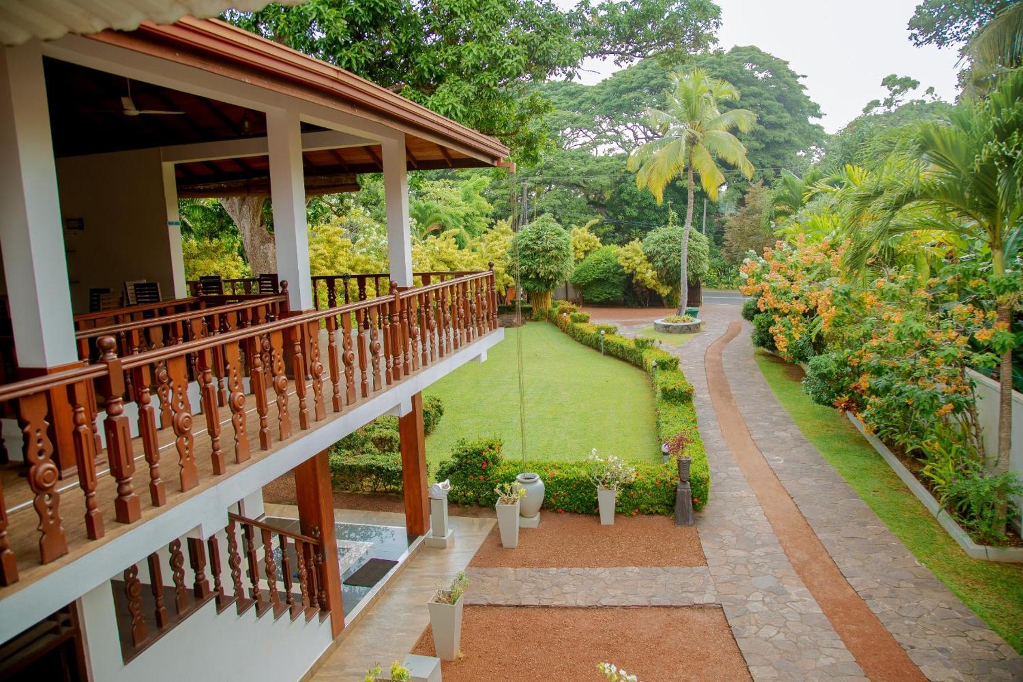 Rockery Villa Ayurveda Bentota Buitenkant foto