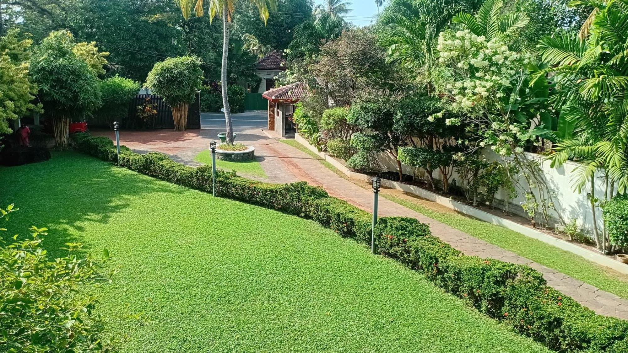 Rockery Villa Ayurveda Bentota Buitenkant foto